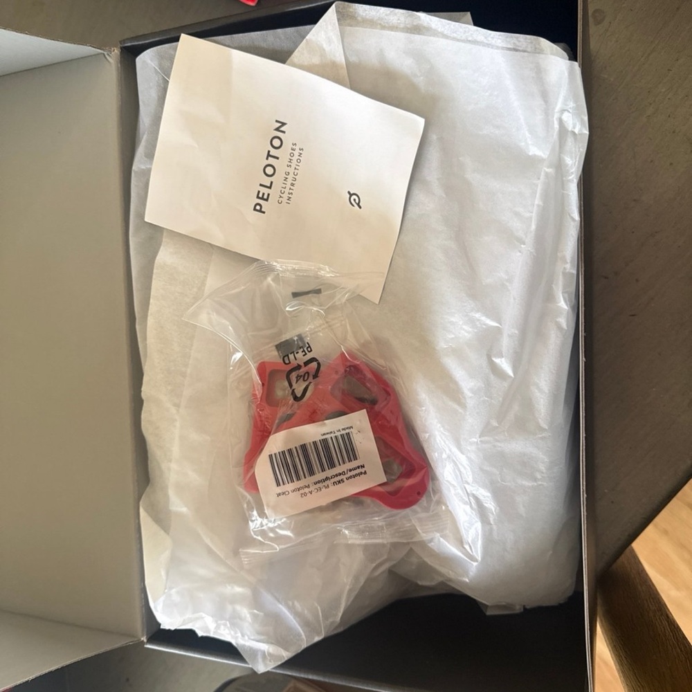 Peloton Cycling Shoes - Picture 3 of 7